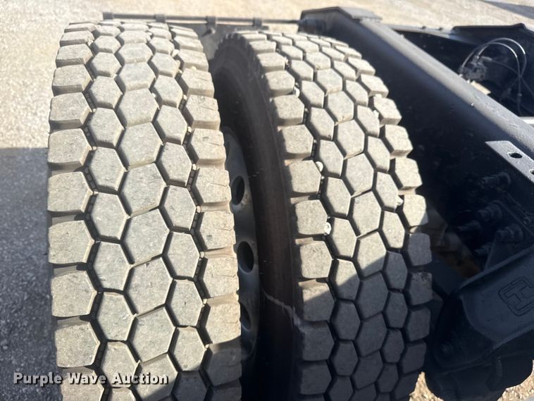 image for item EG1745 2007 International 9900i semi truck