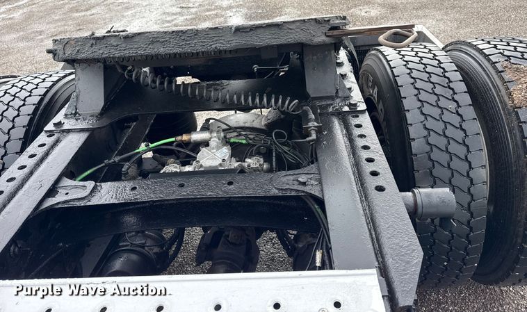 image for item EG1944 2014 Freightliner Cascadia 125 semi truck