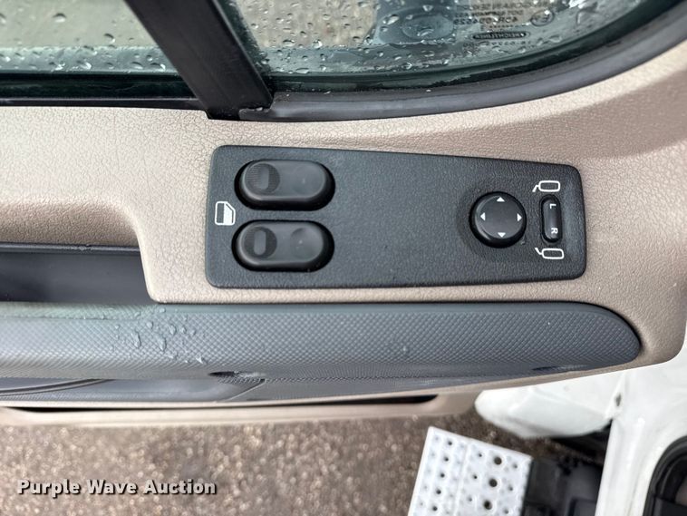 image for item EG1944 2014 Freightliner Cascadia 125 semi truck