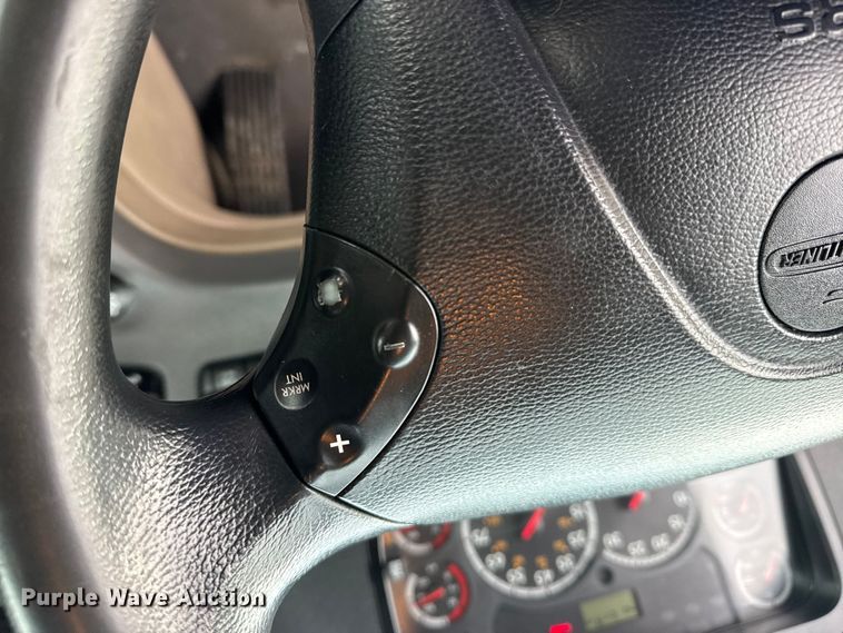 image for item EG1944 2014 Freightliner Cascadia 125 semi truck