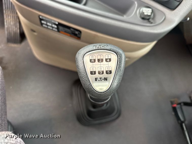 image for item EG1944 2014 Freightliner Cascadia 125 semi truck