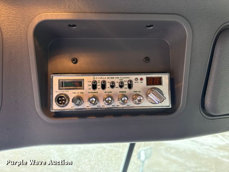 image for item EG1944 2014 Freightliner Cascadia 125 semi truck