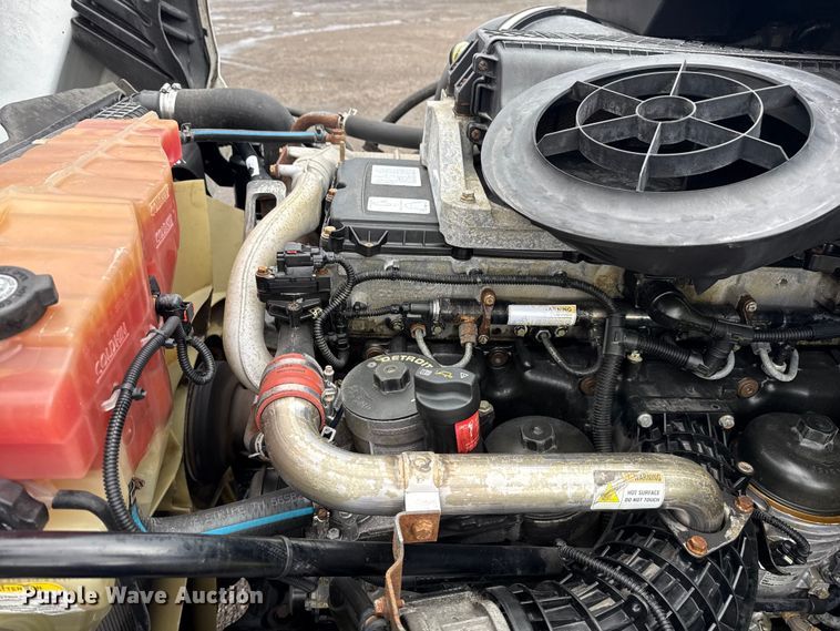 image for item EG1944 2014 Freightliner Cascadia 125 semi truck