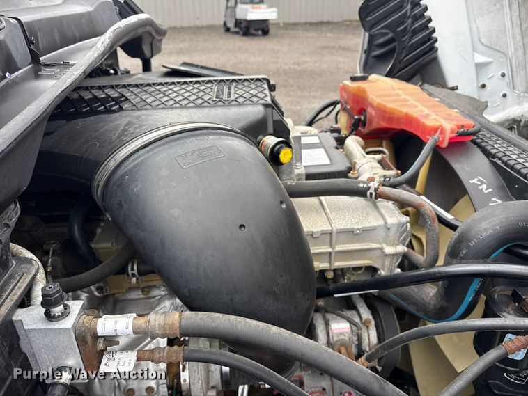 image for item EG1944 2014 Freightliner Cascadia 125 semi truck