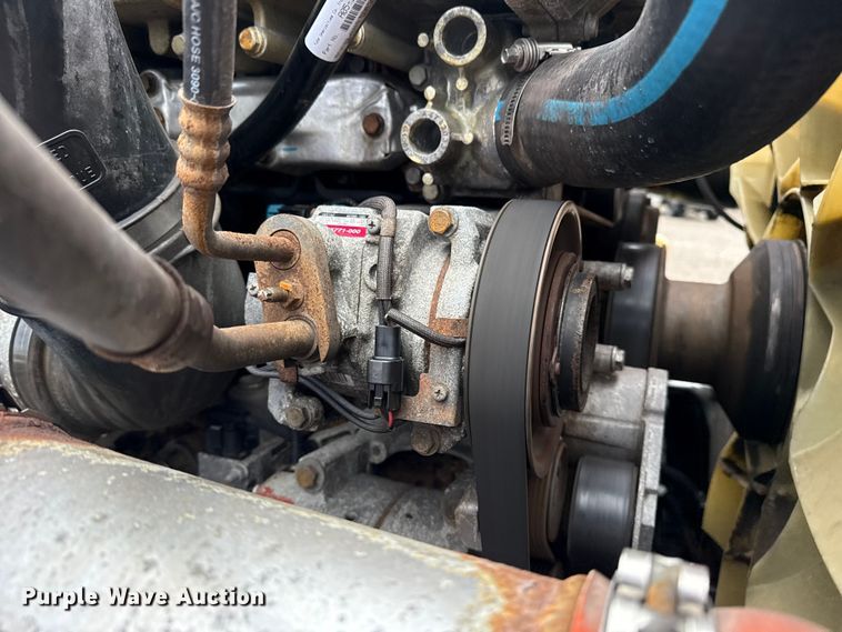 image for item EG1944 2014 Freightliner Cascadia 125 semi truck