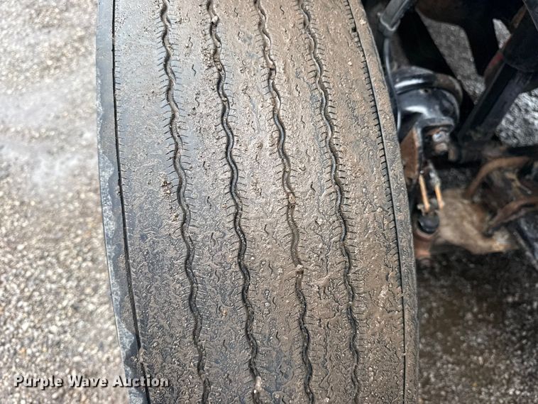 image for item EG1944 2014 Freightliner Cascadia 125 semi truck