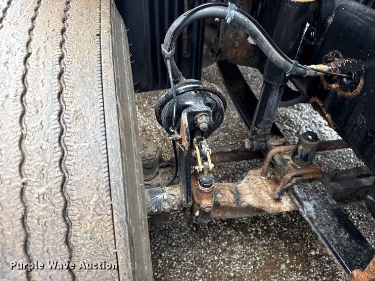 image for item EG1944 2014 Freightliner Cascadia 125 semi truck