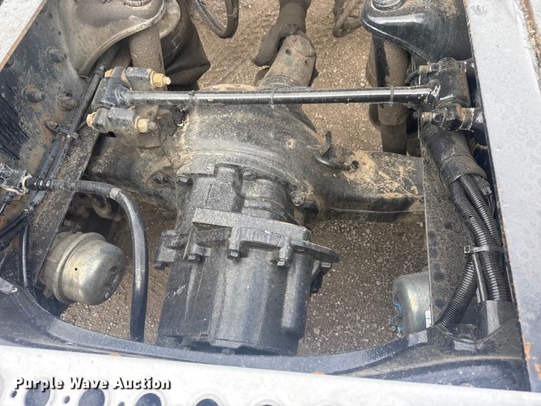 image for item EG2119 2014 Kenworth T800 semi truck