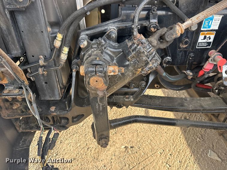 image for item EG2119 2014 Kenworth T800 semi truck