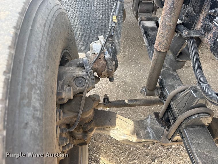 image for item EG2119 2014 Kenworth T800 semi truck