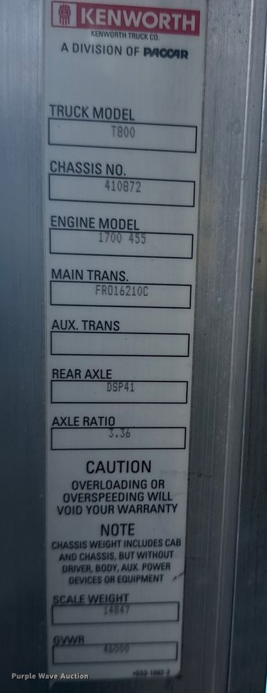 image for item EG2119 2014 Kenworth T800 semi truck