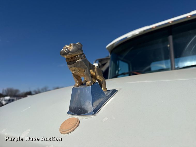 image for item EG2125 2014 Mack CHU613 semi truck