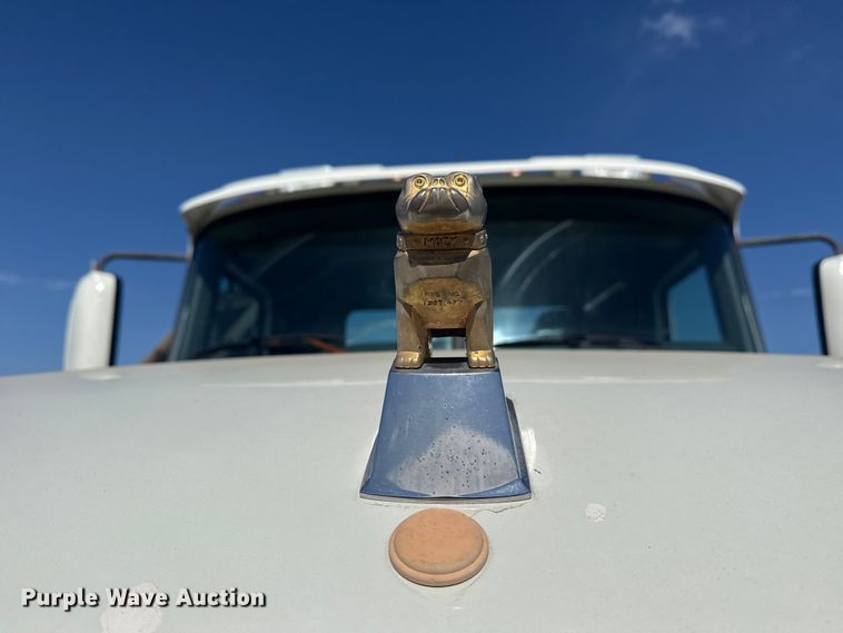 image for item EG2125 2014 Mack CHU613 semi truck