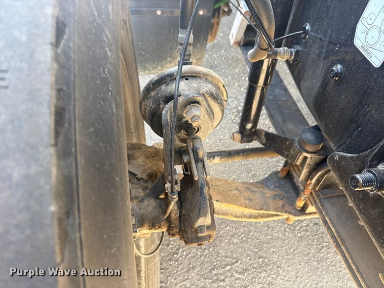 image for item EG2125 2014 Mack CHU613 semi truck