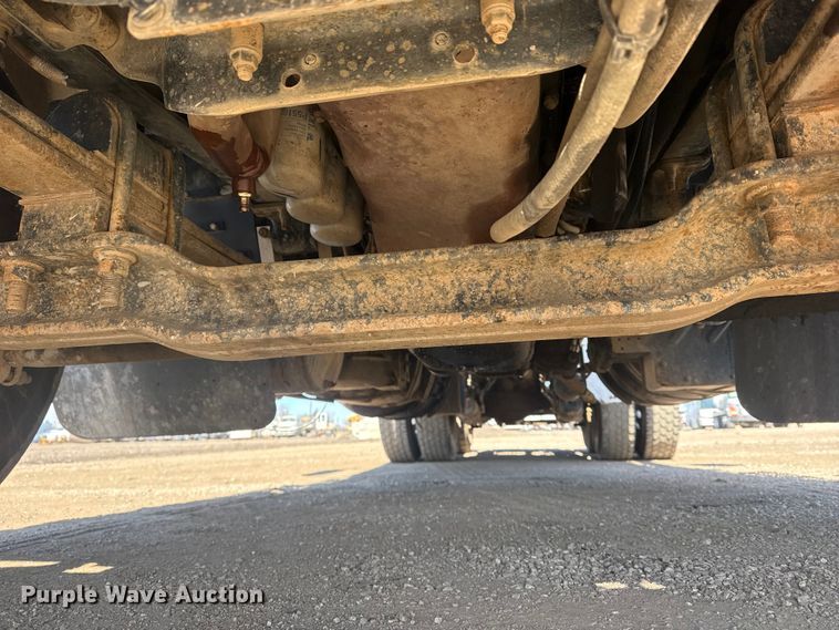 image for item EG2125 2014 Mack CHU613 semi truck