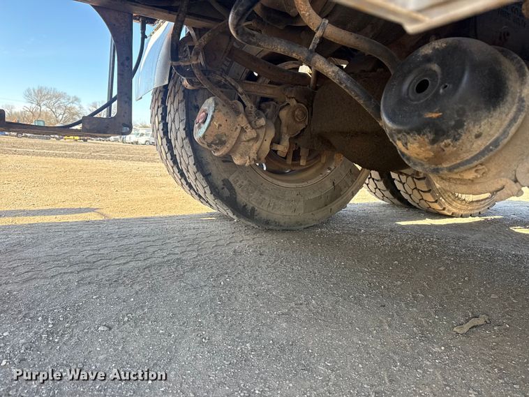 image for item EG2125 2014 Mack CHU613 semi truck