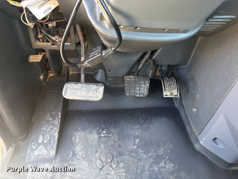 image for item EG2125 2014 Mack CHU613 semi truck