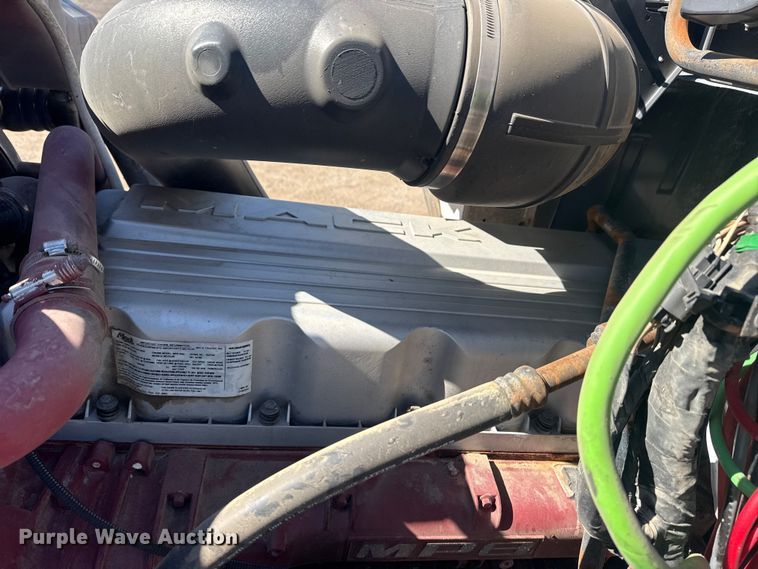 image for item EG2125 2014 Mack CHU613 semi truck