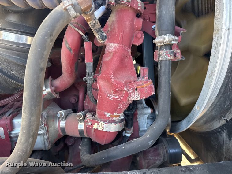 image for item EG2125 2014 Mack CHU613 semi truck