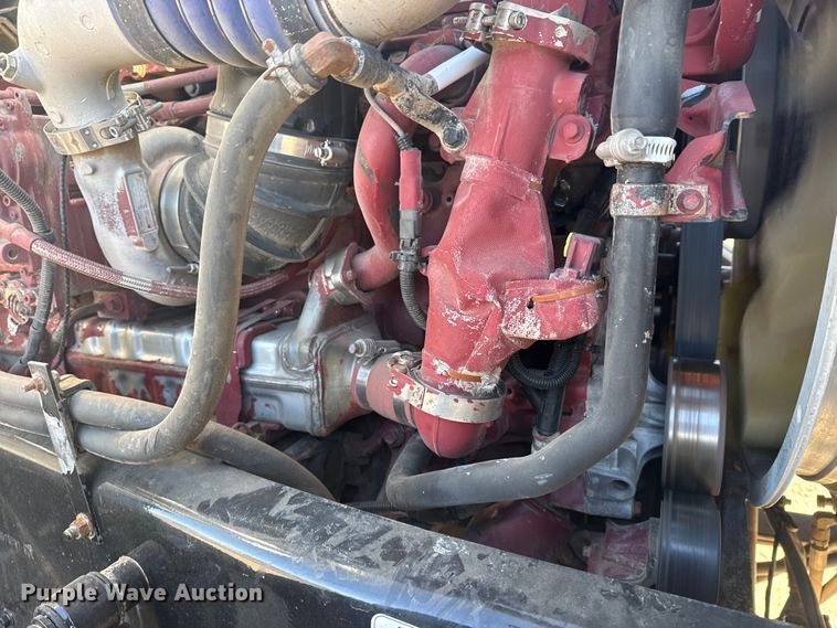 image for item EG2125 2014 Mack CHU613 semi truck