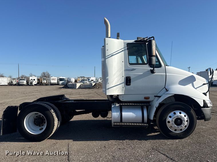 image for item EG2139 2013 International 8600 semi truck