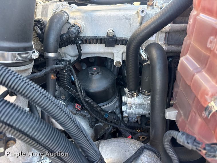 image for item EG2139 2013 International 8600 semi truck