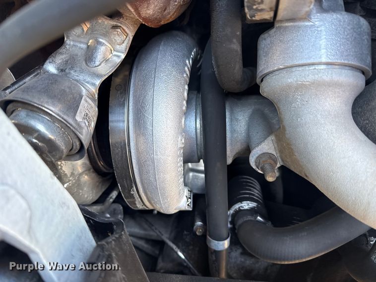 image for item EG2139 2013 International 8600 semi truck