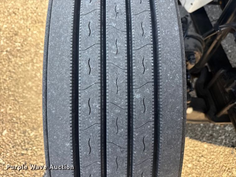 image for item EG2139 2013 International 8600 semi truck