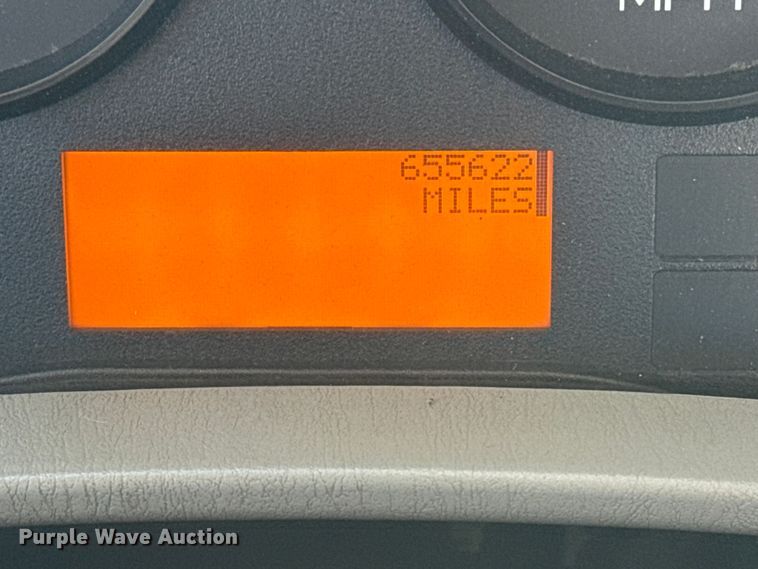 image for item EG2139 2013 International 8600 semi truck