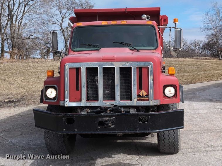 image for item EG2749 2002 International F2674 dump truck