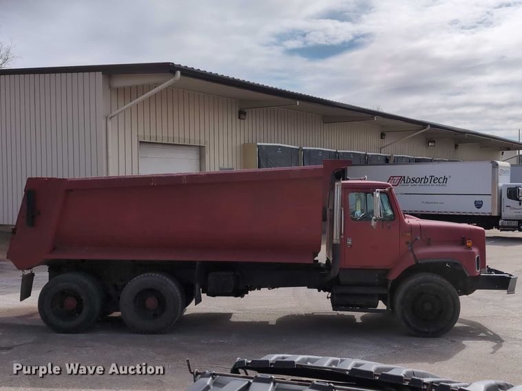 image for item EG2749 2002 International F2674 dump truck