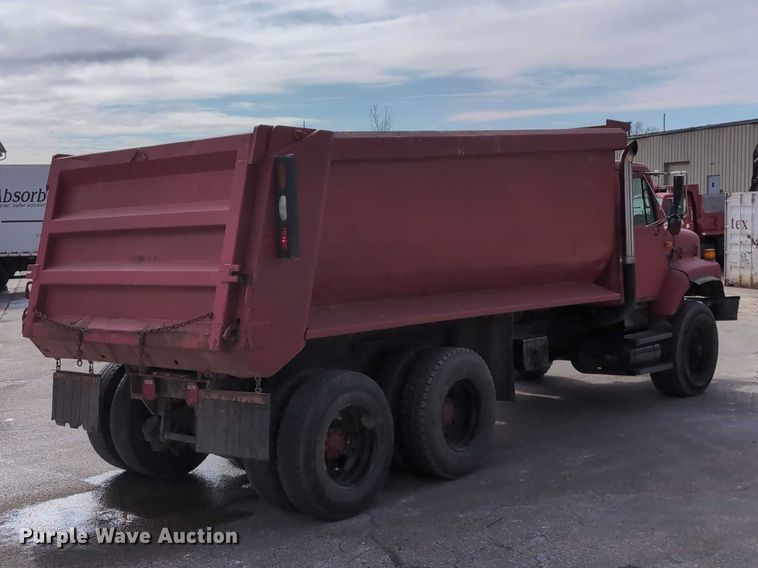 image for item EG2749 2002 International F2674 dump truck