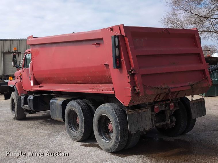 image for item EG2749 2002 International F2674 dump truck