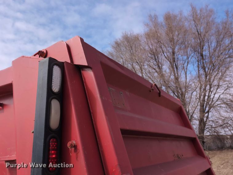 image for item EG2749 2002 International F2674 dump truck