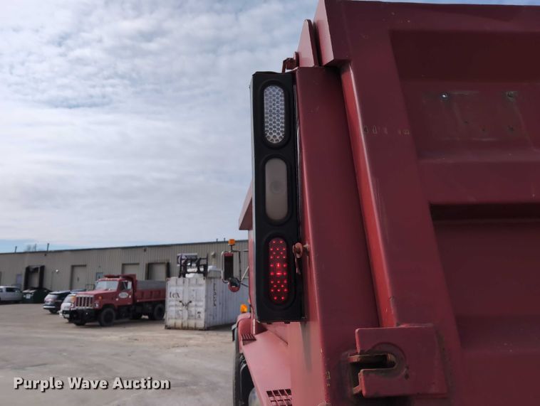 image for item EG2749 2002 International F2674 dump truck