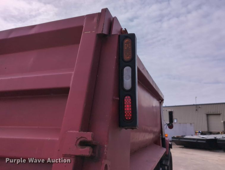 image for item EG2749 2002 International F2674 dump truck