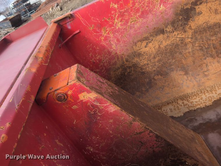 image for item EG2749 2002 International F2674 dump truck