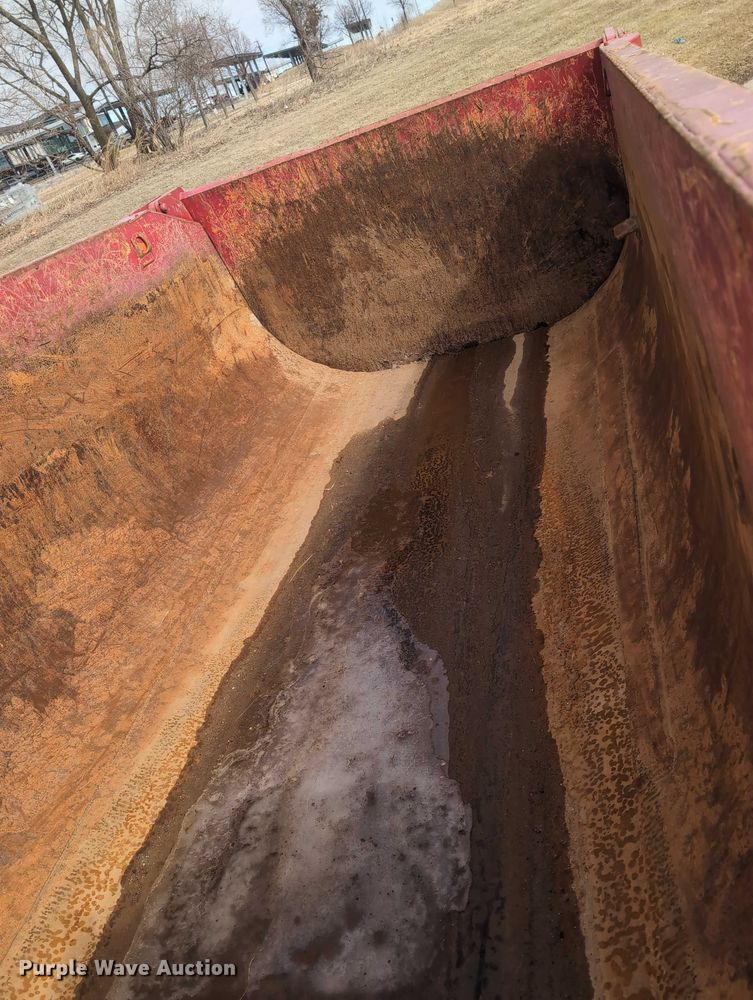 image for item EG2749 2002 International F2674 dump truck