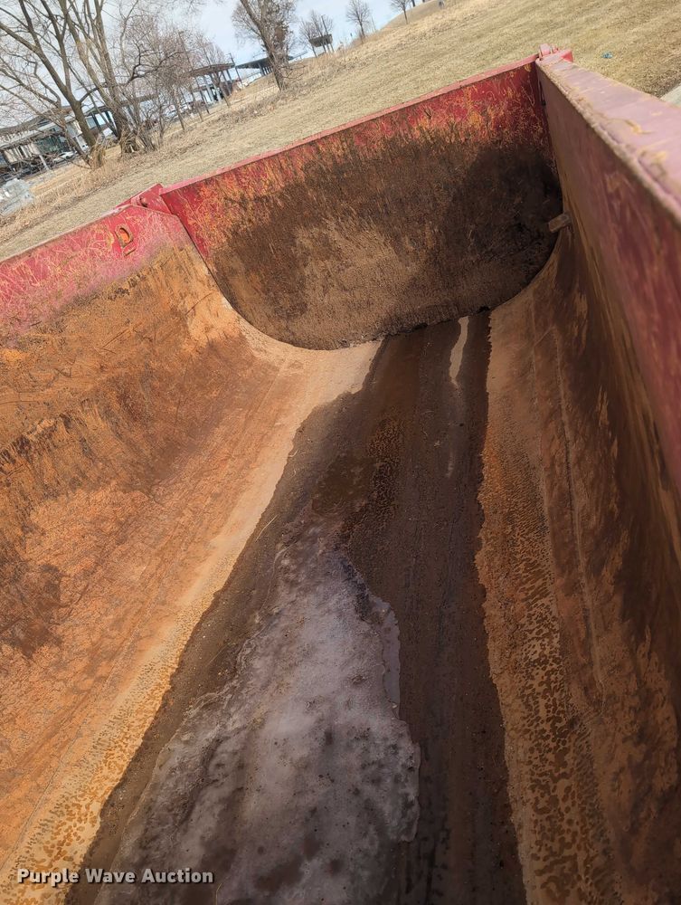 image for item EG2749 2002 International F2674 dump truck