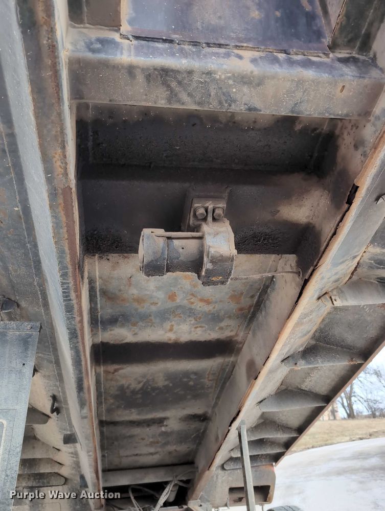 image for item EG2749 2002 International F2674 dump truck