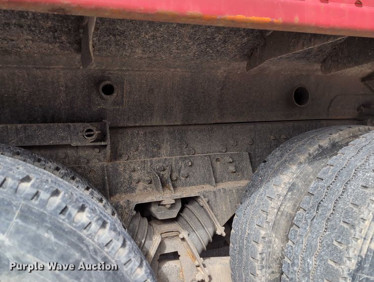 image for item EG2749 2002 International F2674 dump truck