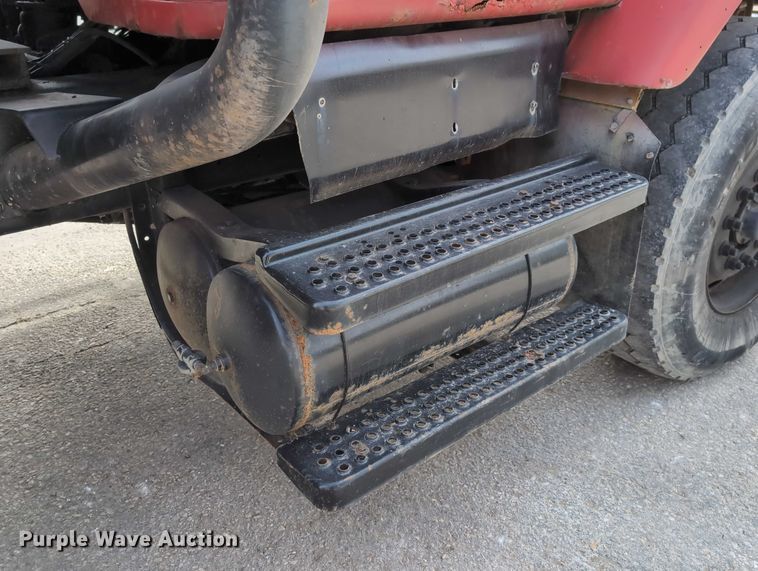 image for item EG2749 2002 International F2674 dump truck