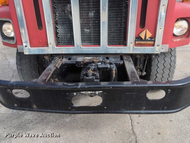 image for item EG2749 2002 International F2674 dump truck