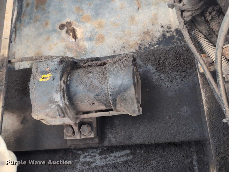 image for item EG2749 2002 International F2674 dump truck