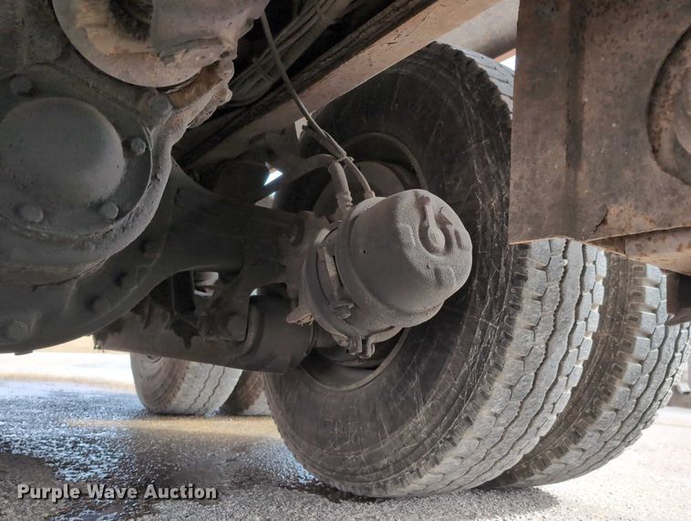 image for item EG2749 2002 International F2674 dump truck