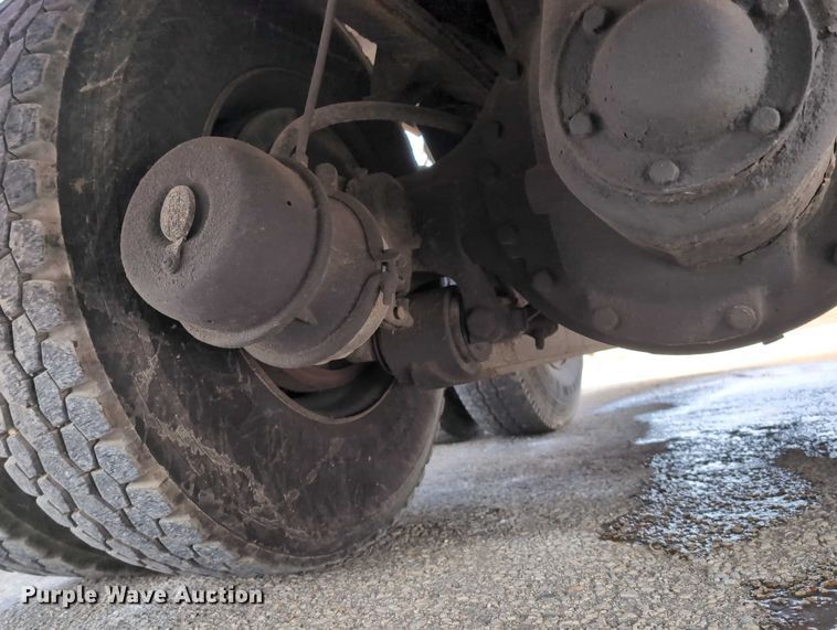 image for item EG2749 2002 International F2674 dump truck