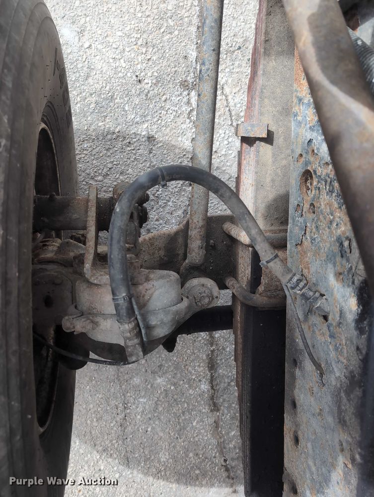 image for item EG2749 2002 International F2674 dump truck