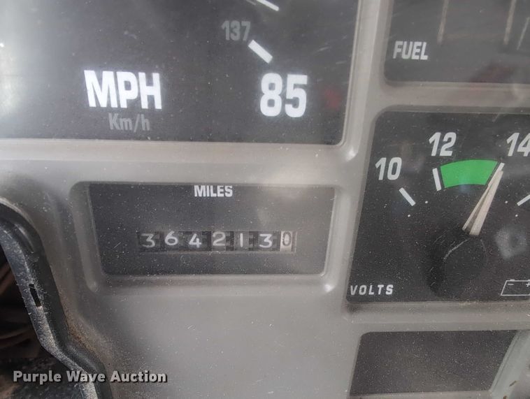 image for item EG2749 2002 International F2674 dump truck