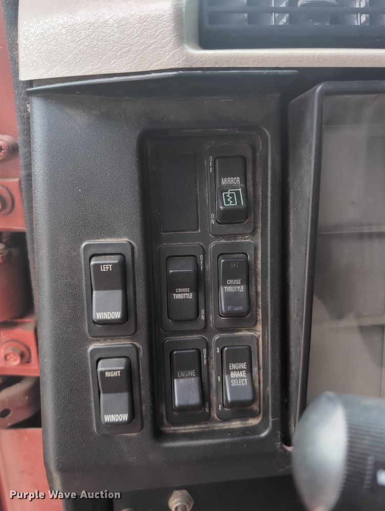 image for item EG2749 2002 International F2674 dump truck