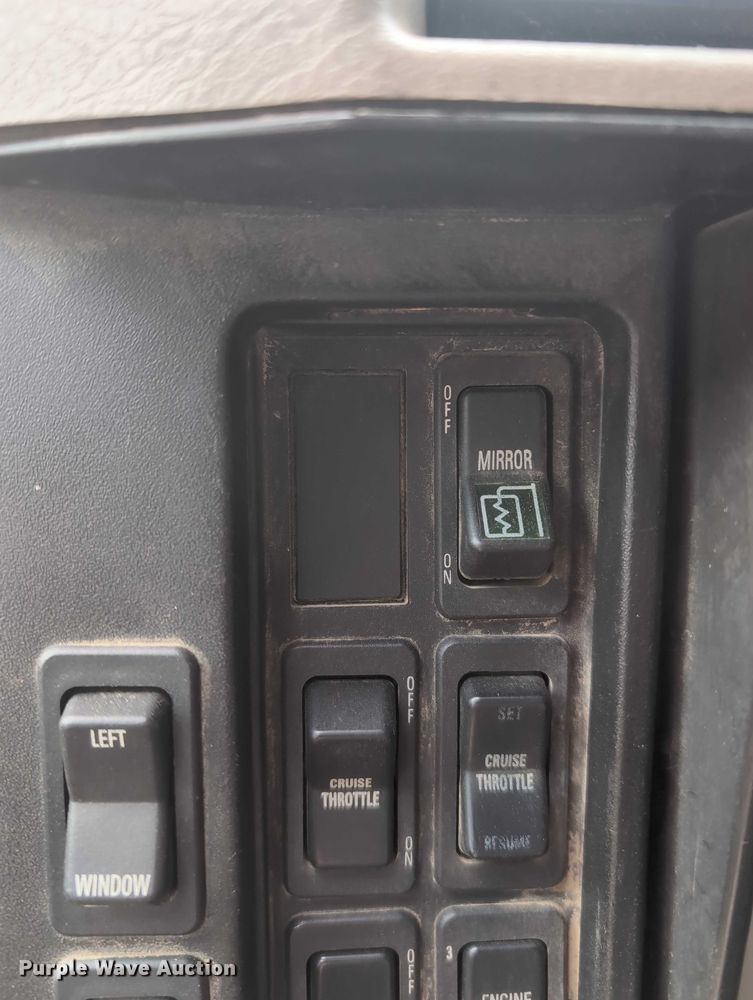 image for item EG2749 2002 International F2674 dump truck